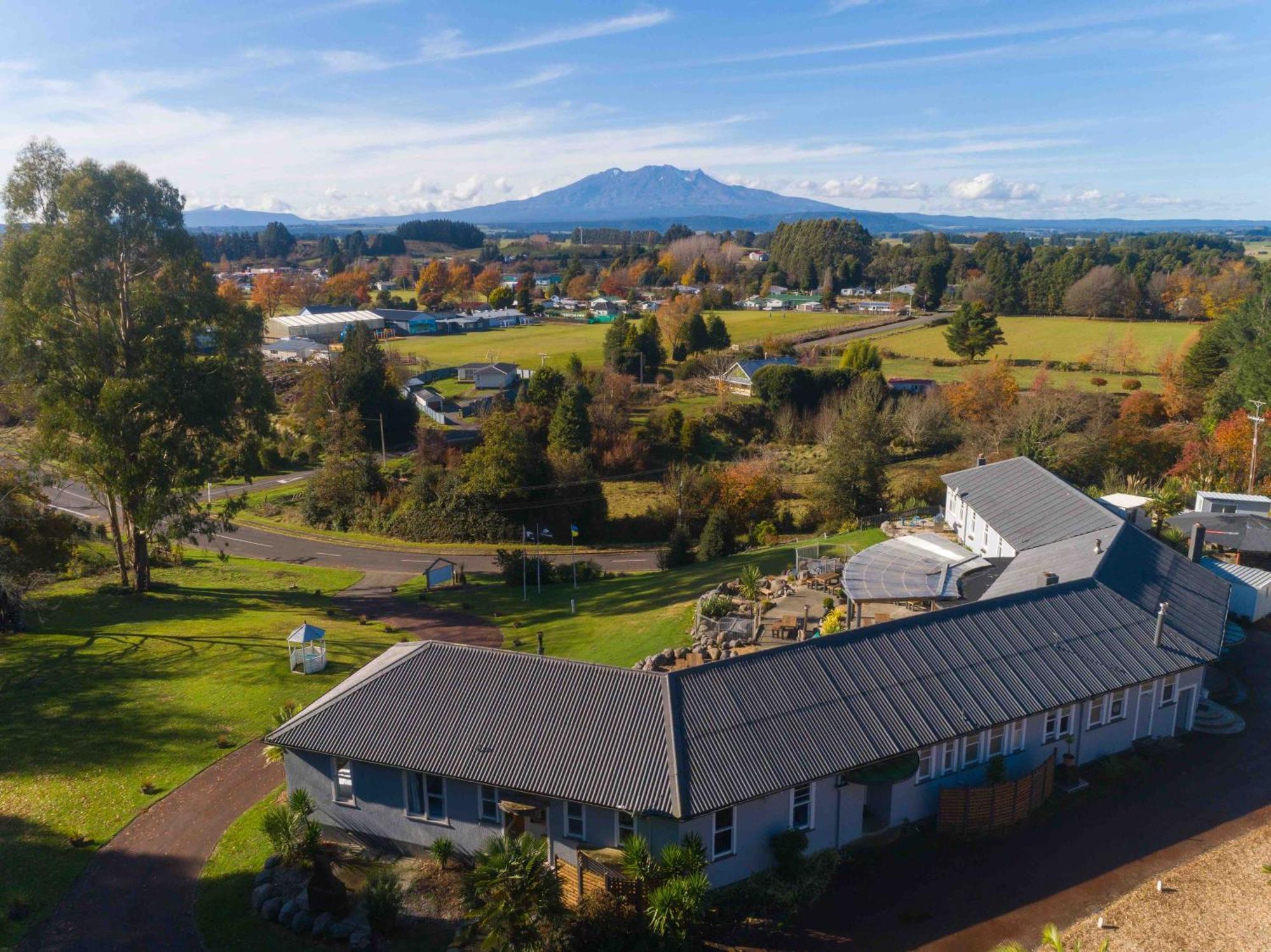 Snowy Waters - The Old Nurses Home Raetihi Exterior photo