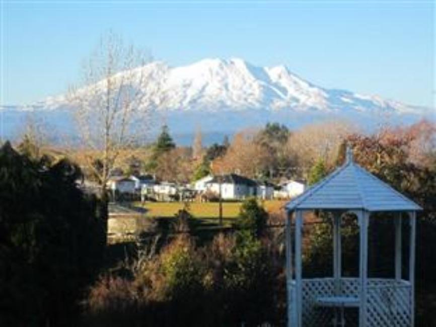 Snowy Waters - The Old Nurses Home Raetihi Exterior photo